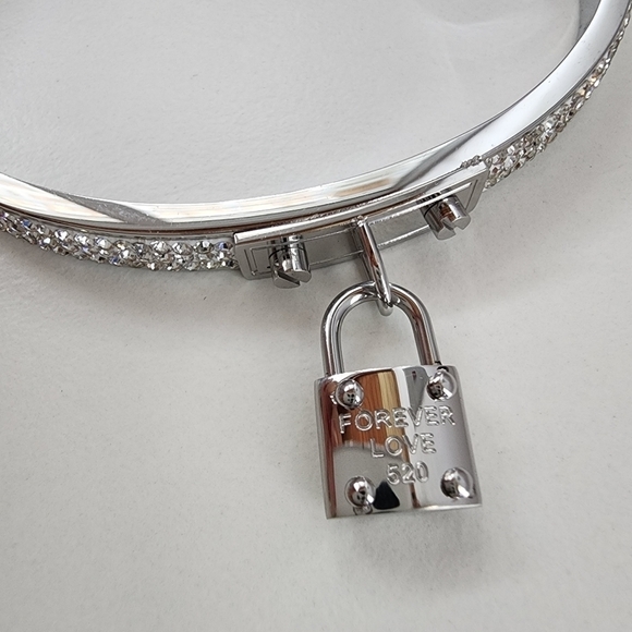 NWT FOREVER LOVE Silver Metal Lock Charm Stainless Steel Evening Bracelet - Picture 3 of 9